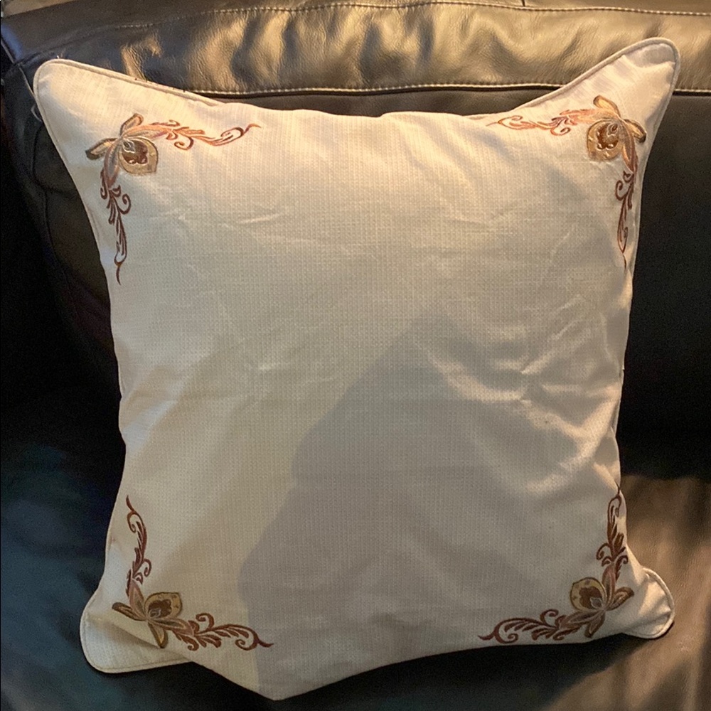 J. Queen New York Captiva Pillow Sham Embroidered Cream NEW